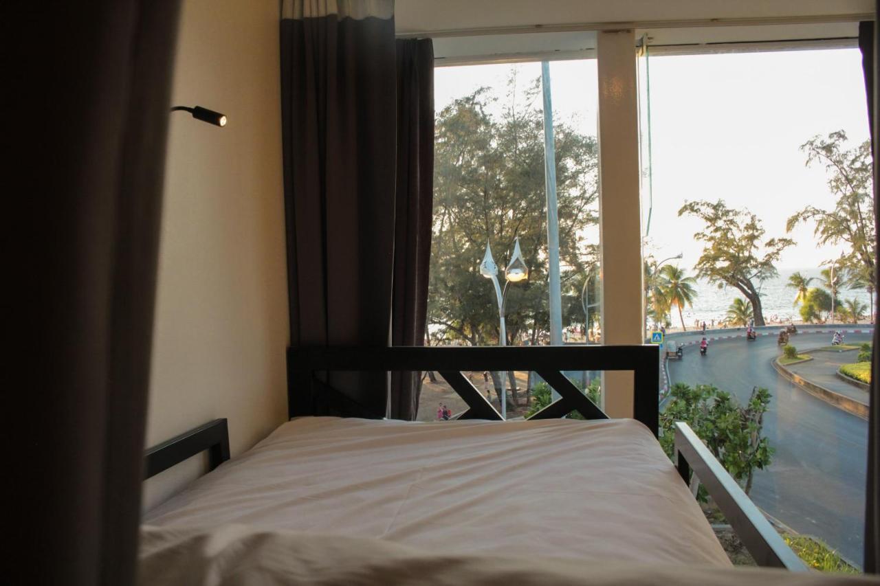 Fishtail Hostel Phuket Karon Exterior photo